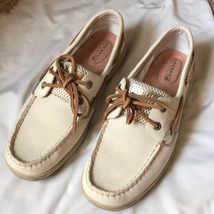 Women’s Sperry Topsider shoes, Size 8